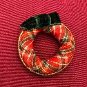 VTG Avon Christmas Plaid Wreath Brooch w/ Green Velvet Bow